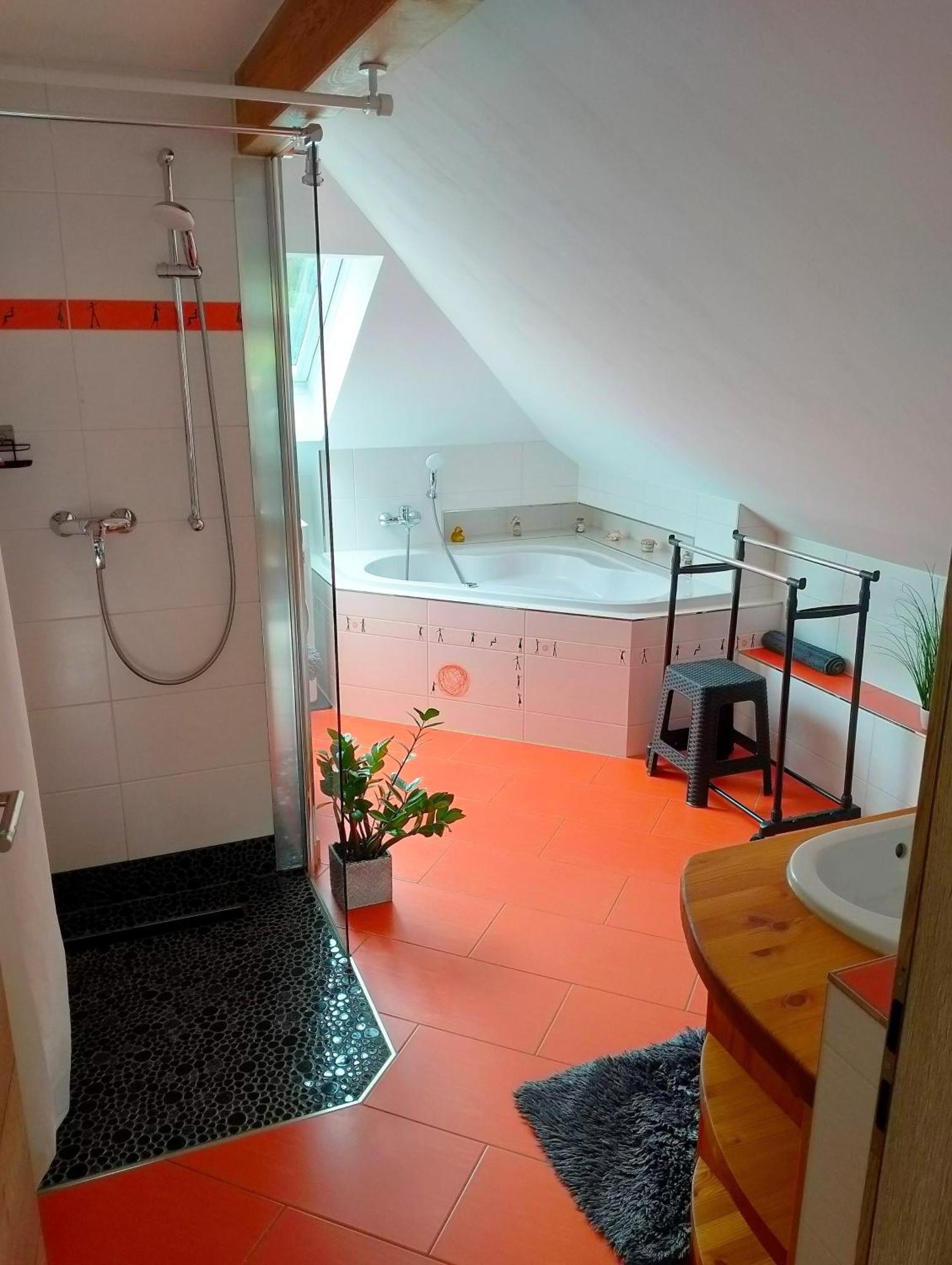 Ferienwohnung Am Waldesrand: Garden Retreat with Family-Friendly Amenities Cottbus Exterior photo