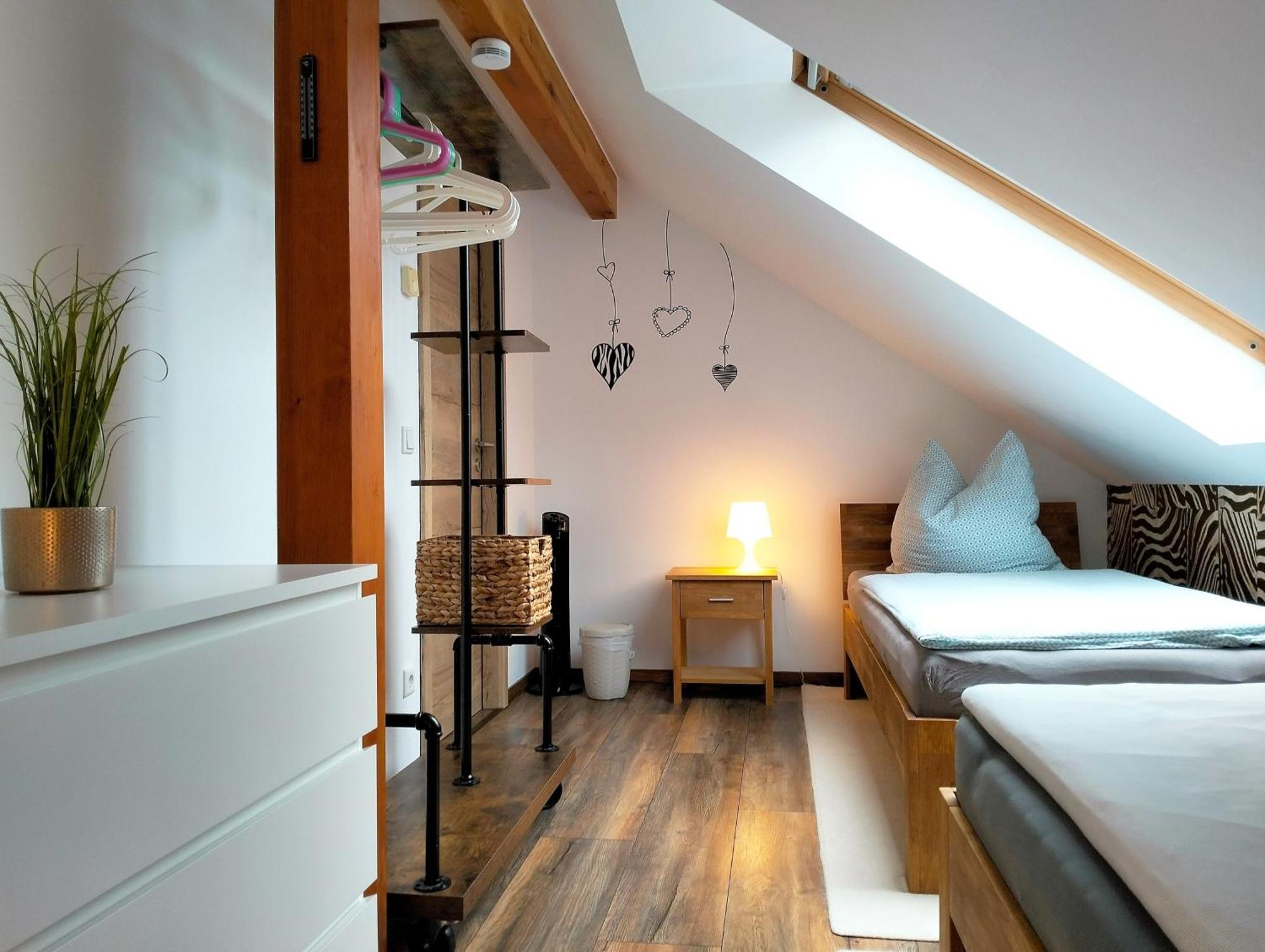 Ferienwohnung Am Waldesrand: Garden Retreat with Family-Friendly Amenities Cottbus Exterior photo